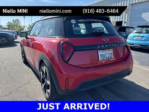 2025 MINI Hardtop ICONIC