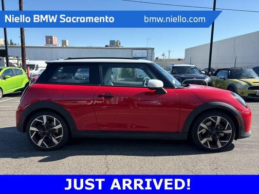 2025 MINI Hardtop ICONIC