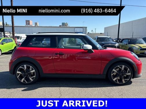 2025 MINI Hardtop ICONIC
