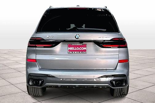 2026 BMW X7 xDrive40i