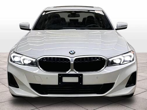 Mineral White Metallic 2025 BMW 330 i