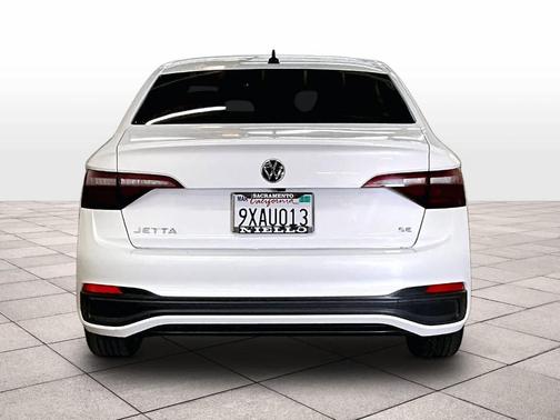 Opal White Pearl Effect 2024 Volkswagen Jetta 1.5T SE