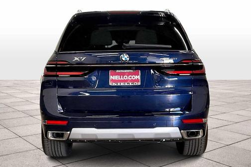 2026 BMW X7 xDrive40i