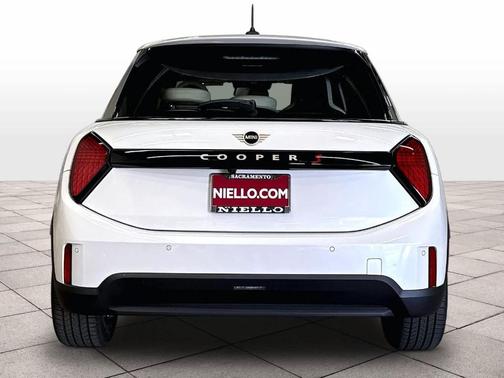 White Metallic 2026 MINI Hardtop S