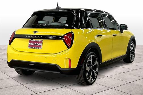 2025 MINI Hardtop C Signature Trim