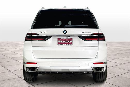 2025 BMW X7 xDrive40i