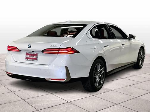 Mineral White Metallic 2026 BMW 530 i