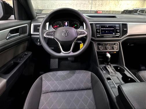 Deep Black Pearl Effect 2021 Volkswagen Atlas Cross Sport 2.0T S