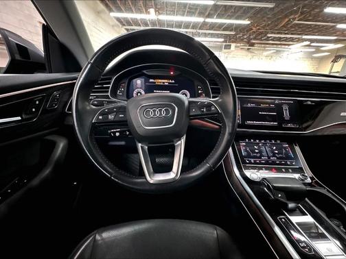 Samurai Gray Metallic 2019 Audi Q8 Prestige