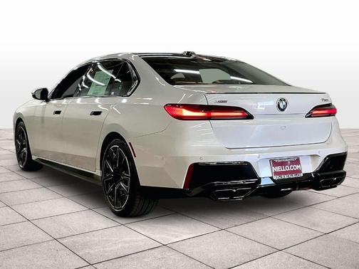 2025 BMW 760 760i xDrive