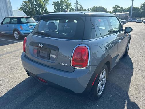2017 MINI Hardtop Cooper