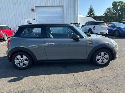 2017 MINI Hardtop Cooper