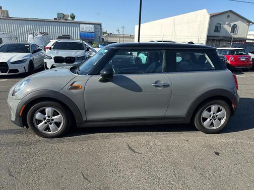2017 MINI Hardtop Cooper
