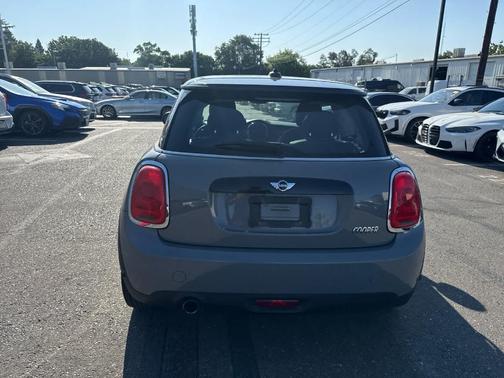 2017 MINI Hardtop Cooper