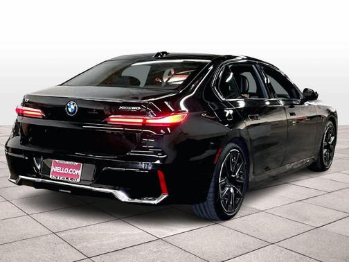 Black Sapphire Metallic 2026 BMW i7 XDrive60