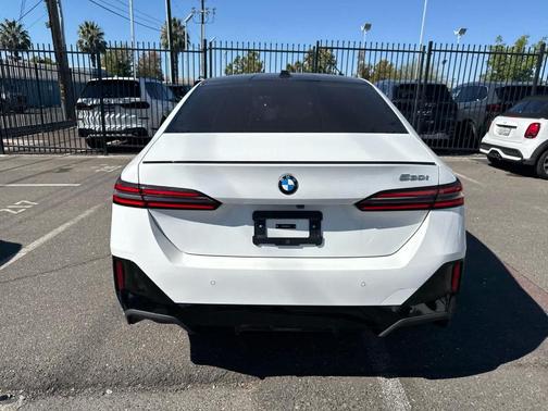 2024 BMW 530 i