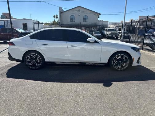 2024 BMW 530 i