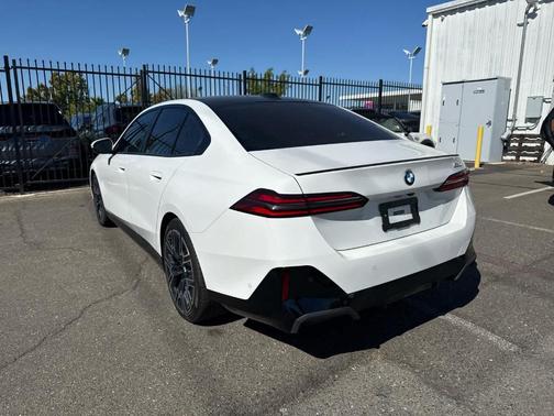2024 BMW 530 i