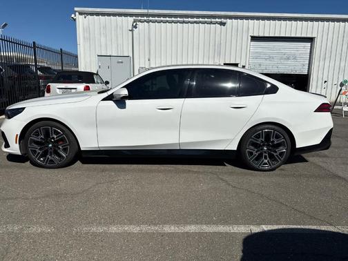 2024 BMW 530 i