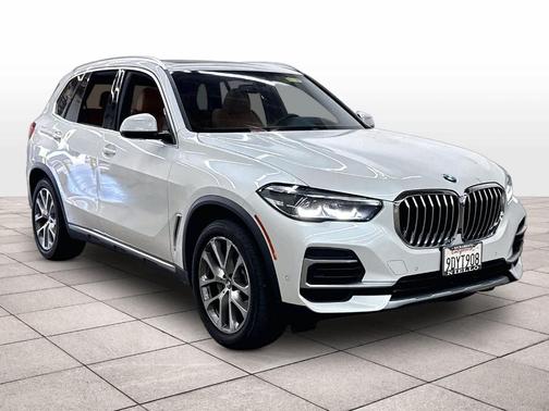 Mineral White Metallic 2023 BMW X5 xDrive40i