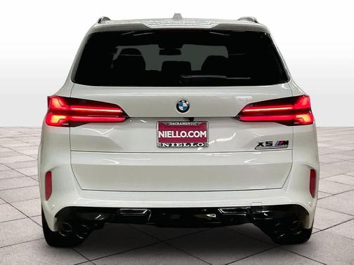 Mineral White Metallic 2026 BMW X5 M Competition