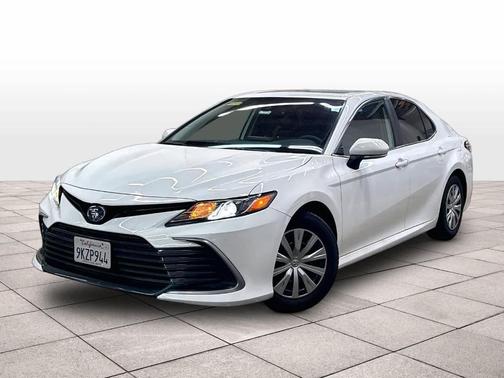 Ice 2024 Toyota Camry Hybrid LE
