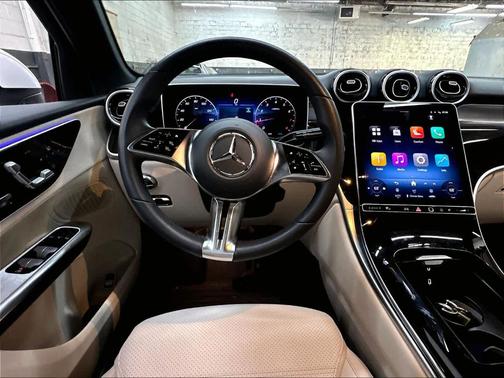 Polar White 2025 Mercedes-Benz GLC 300 Base
