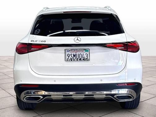 Polar White 2025 Mercedes-Benz GLC 300 Base