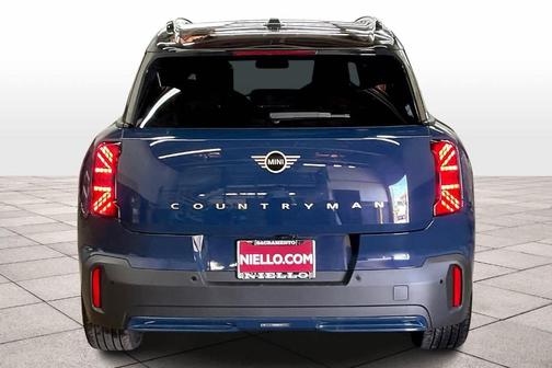 2025 MINI Countryman Base