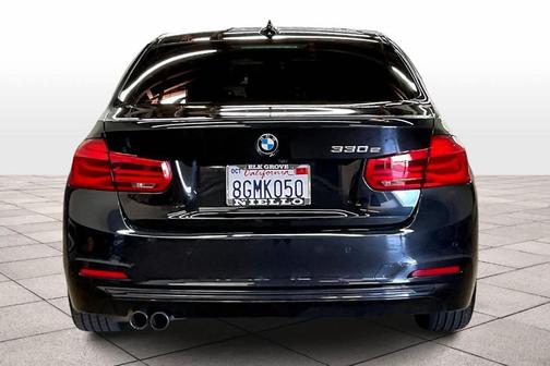 2018 BMW 330e iPerformance