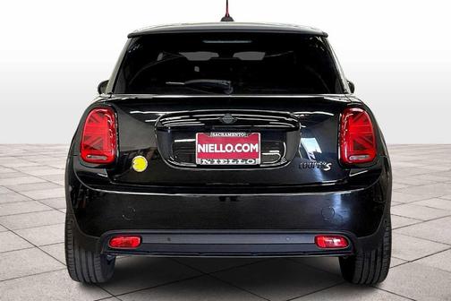 2024 MINI SE Hardtop Cooper