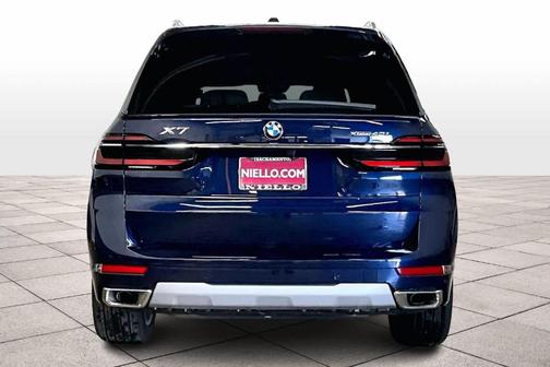 2026 BMW X7 xDrive40i