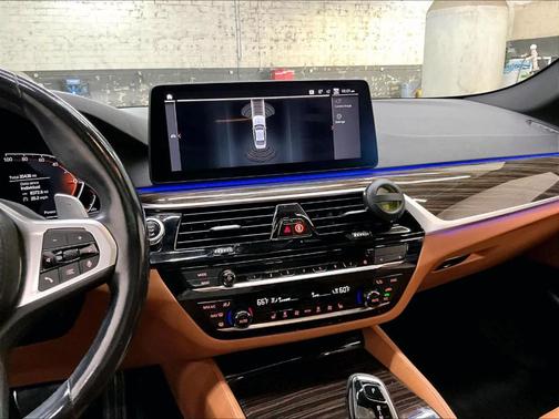 Alpine White 2023 BMW 540 i