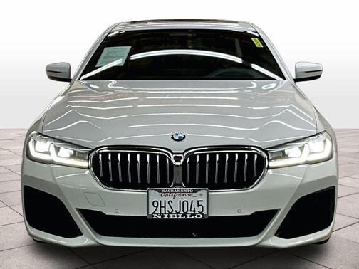 Alpine White 2023 BMW 540 i