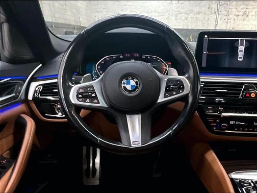 Alpine White 2023 BMW 540 i