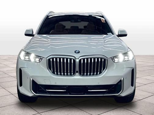 Mineral White Metallic 2026 BMW X5 PHEV xDrive50e