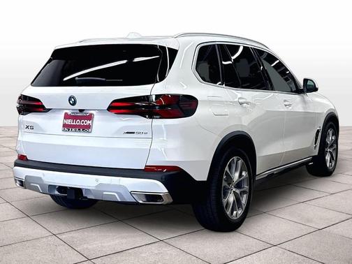 Alpine White 2026 BMW X5 PHEV xDrive50e