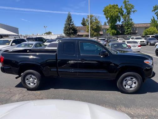 2019 Toyota Tacoma SR