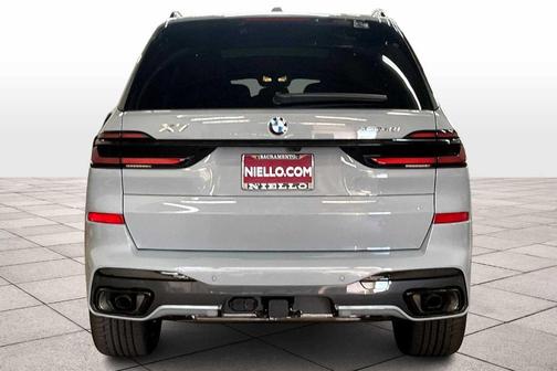 2026 BMW X7 xDrive40i