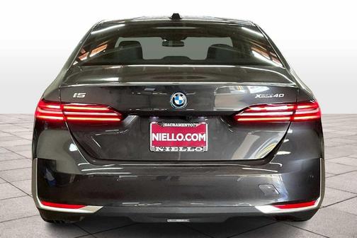 2026 BMW i5 xDrive40