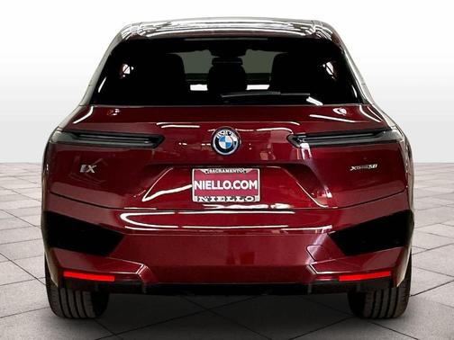 Aventurin Red Metallic 2025 BMW iX xDrive50