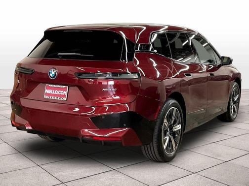 Aventurin Red Metallic 2025 BMW iX xDrive50