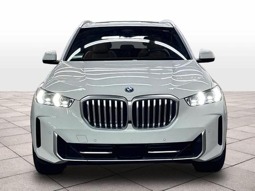 Alpine White 2026 BMW X5 PHEV xDrive50e