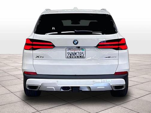 Alpine White 2026 BMW X5 PHEV xDrive50e