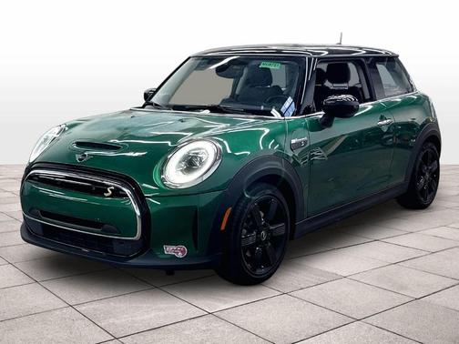 British Racing Green IV Metallic 2024 MINI SE Hardtop Cooper