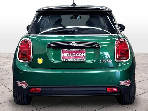 British Racing Green IV Metallic 2024 MINI SE Hardtop Cooper