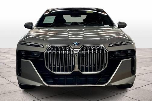 2024 BMW 750e xDrive