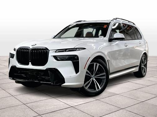 Mineral White Metallic 2026 BMW X7 xDrive40i