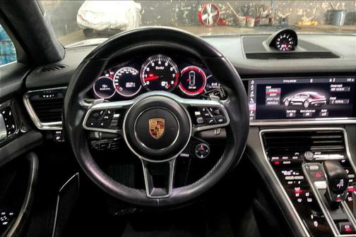 2018 Porsche Panamera Turbo