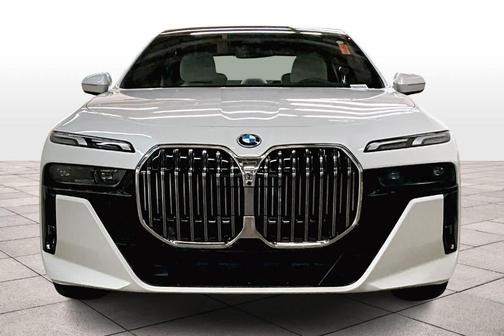 2026 BMW 750e xDrive